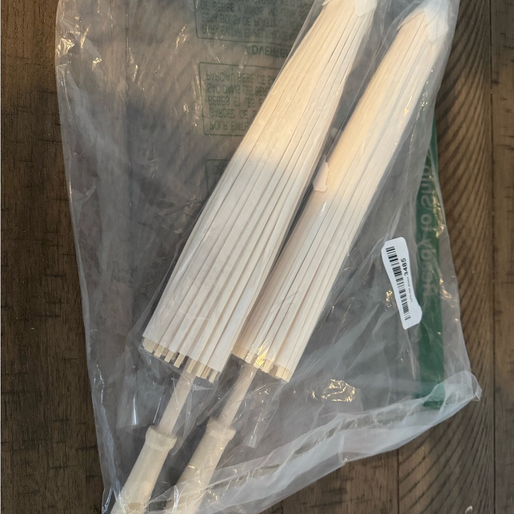 White Paper Parasol Set NWT
